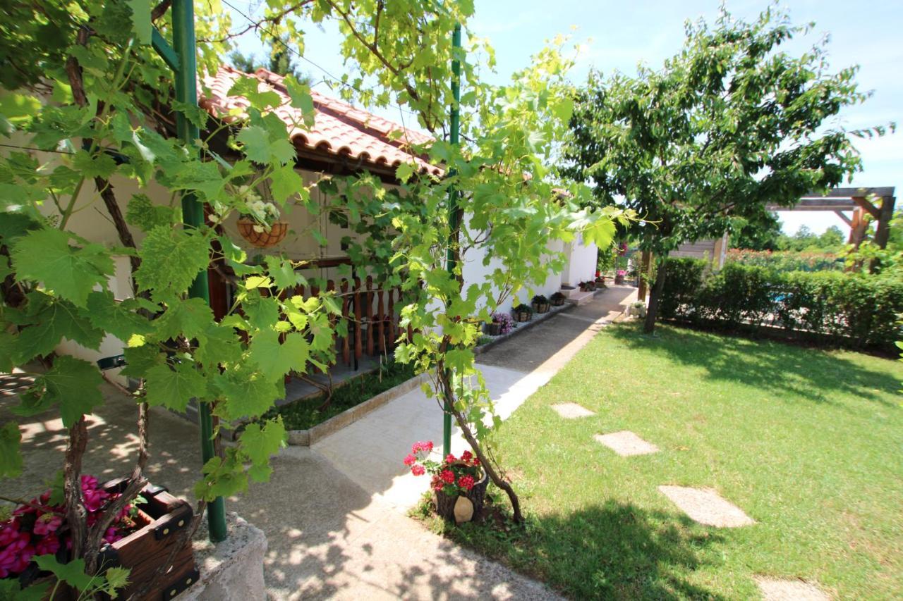 Apartments Green Garden Labinci Екстер'єр фото